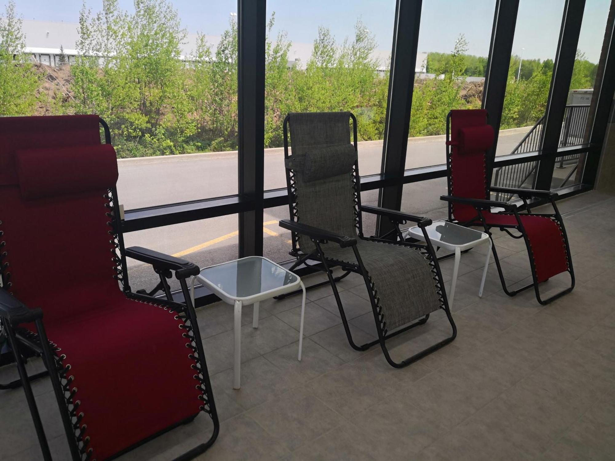 Quality Inn & Suites Хоксбъри Екстериор снимка