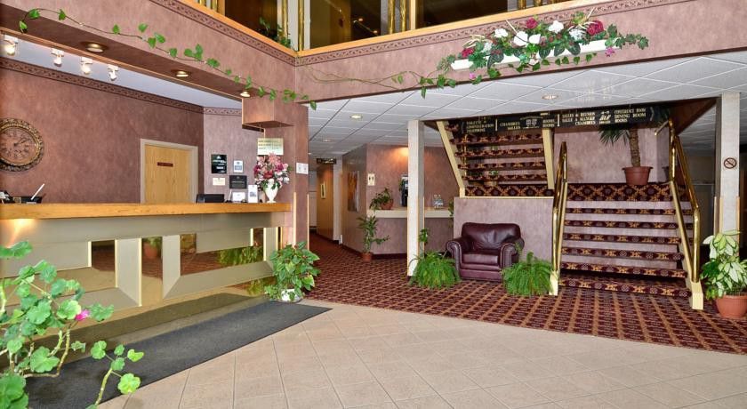 Quality Inn & Suites Хоксбъри Екстериор снимка
